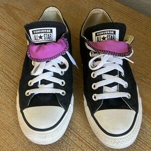 Ladies Size 8 Chuck Taylor Converse Black